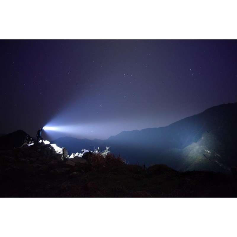 Lampe torche ultra-puissante Olight X9R Marauder 25000 lumens