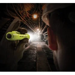 Lampe torche Peli™ 2315Z0 Atex en situation